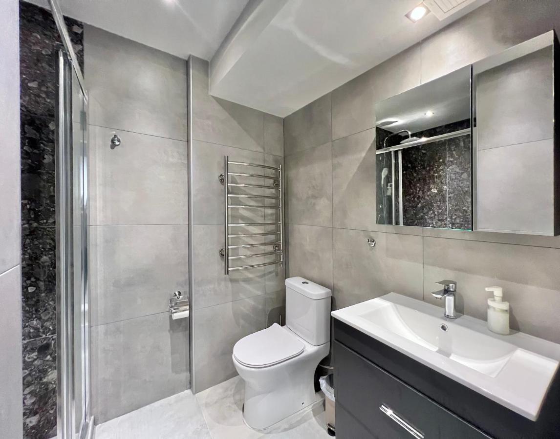 Aura Suite V6 By Halu! Thessaloniki Exterior photo