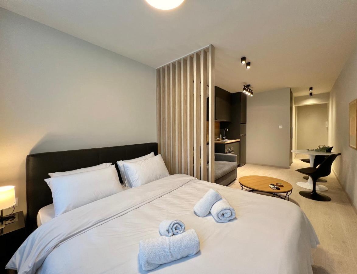 Aura Suite V6 By Halu! Thessaloniki Exterior photo