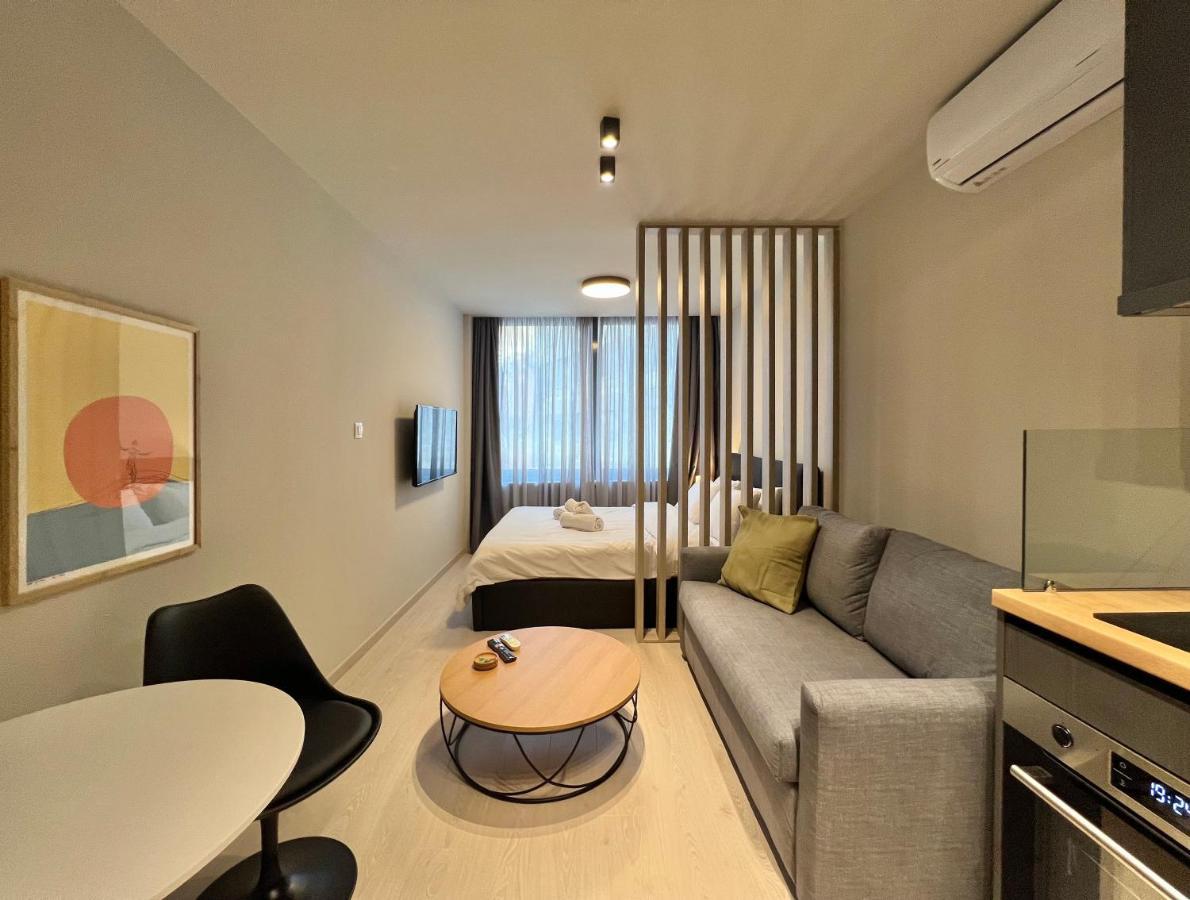Aura Suite V6 By Halu! Thessaloniki Exterior photo